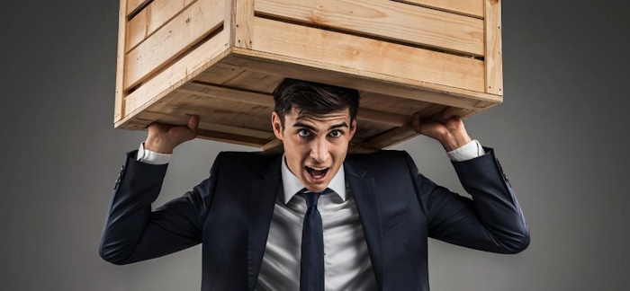 Долговую нагрузку граждан обяжут принимать в расчет